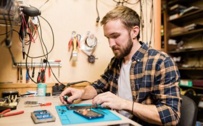 The Advantages of Using a Professional for Cell Phone Repair